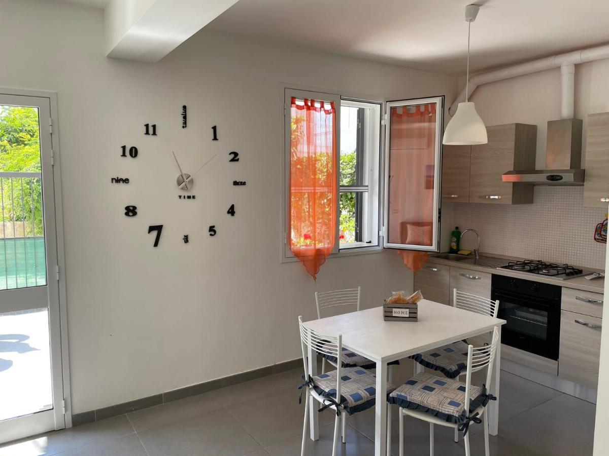 Villa Gelsomino อาโวลา ภายนอก รูปภาพ