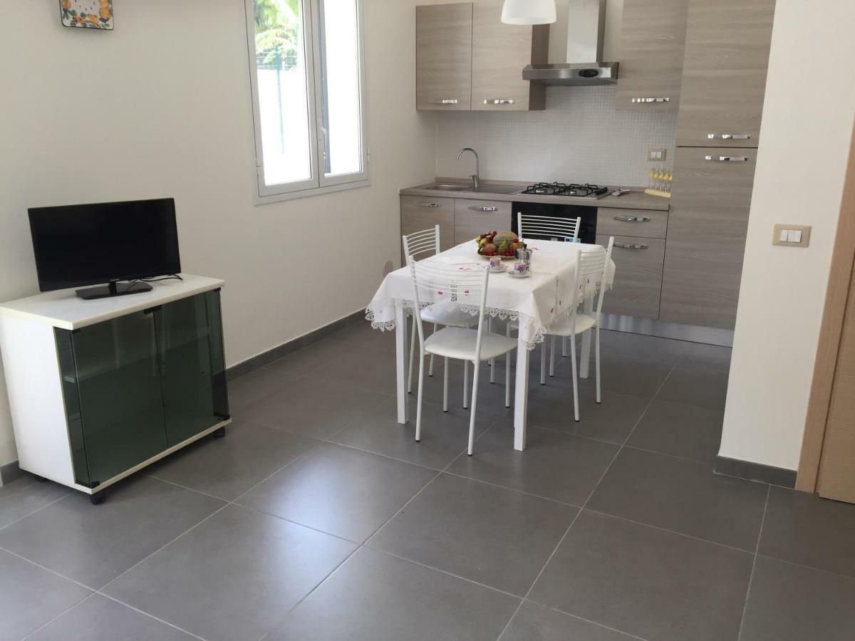Villa Gelsomino อาโวลา ภายนอก รูปภาพ